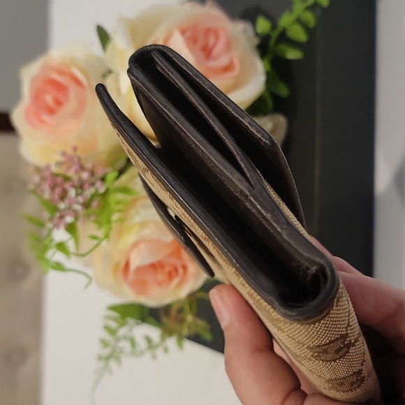 Authentic Gucci wallet - Picture 3 of 11